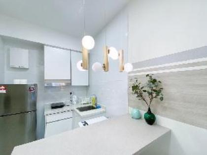 Modern Stlye 2BR Suite@Arte Mont Kiara @near Mitec - image 6