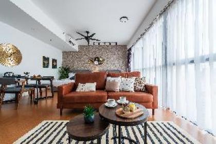 Urban Studio Oasis: 4Pax The Hub SS2PJ by Verano