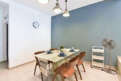 A Comfy 3BR Home Near MRT Sunway Medical Centre - image 9