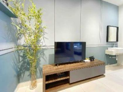 Vintage 1BR W/Free Parking @ Arte Mont Kiara - image 5
