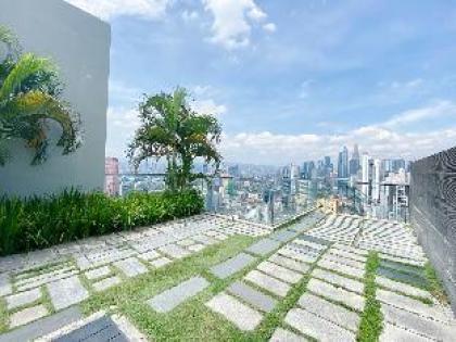 High Floor 2BR KLCC View With Balcony @ Regalia - image 17