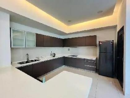 HighFloor 3BR Klcc View with Bathtub@ Regalia - image 6
