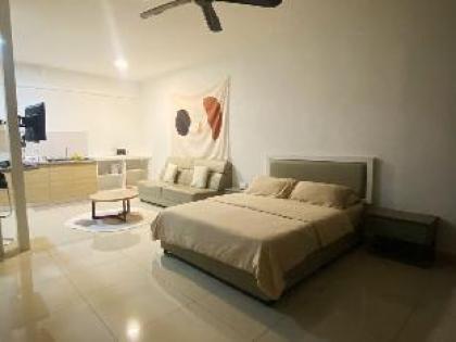 Safa's Studio@Evo Bangi + Wi-fi Netflix Disney+ - image 5