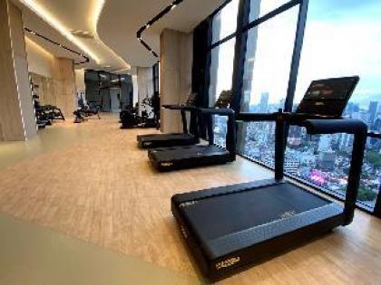 High Floor KLCC view Residence with Infinity Pool - image 14