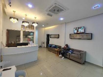 SAND HOTEL - image 3