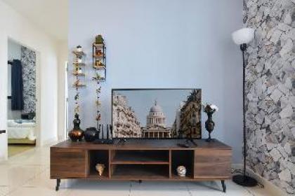 Central & Cozy 2BR Continew Apt Near IKEA and TRX