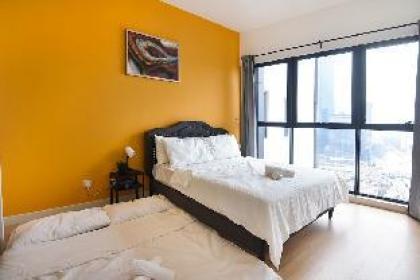 Central & Cozy 2BR Continew Apt Near IKEA and TRX - image 6