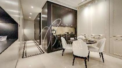 Pavilion Luxury Signature Suites by BlueBanana - image 3