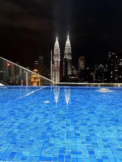 The Colony Infinity pool KLCC Suite X2 - image 8