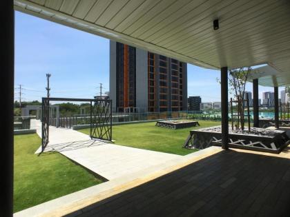 Cozy Kanvas Soho Suites - image 9